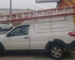 Transporte de Escadas nas Laterais e Teto Transporte de Escadas nas Laterais e Teto